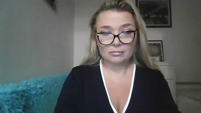 Myrienna online show from 10-02-25, 08:38