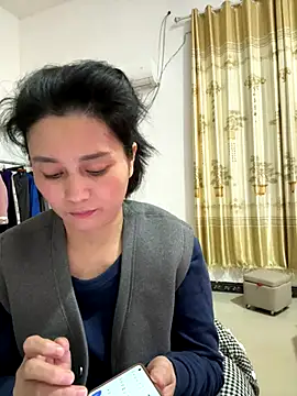 Snapshot of aoyo66 chatting on 11-24-25, 12:27 aoyo66 online show from 11-24-25, 12:27