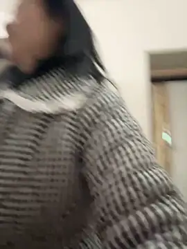 Snapshot of aoyo66 chatting on 11-27-25, 12:02 aoyo66 online show from 11-27-25, 12:02