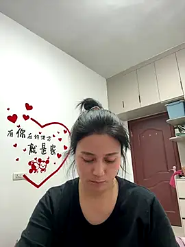 Snapshot of aoyo66 chatting on 12-14-25, 12:43 aoyo66 online show from 12-14-25, 12:43