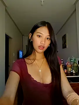 Snapshot of Bunny72772 chatting on 10-11-25, 03:32 Bunny72772 online show from 10-11-25, 03:32