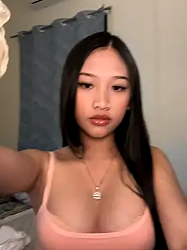 Bunny72772 online show from 12-18-25, 04:46