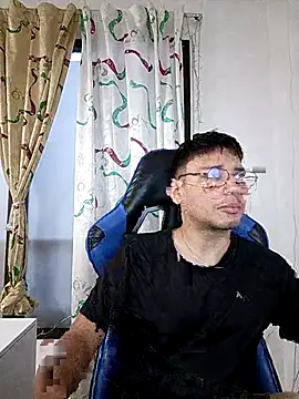 Snapshot of marcuswildx chatting on 11-20-25, 10:59 marcuswildx online show from 11-20-25, 10:59