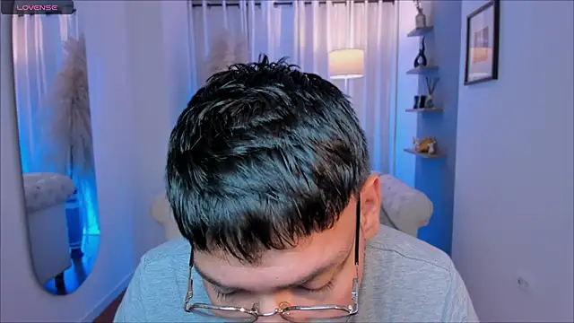 Snapshot of marcuswildx chatting on 11-21-25, 02:05 marcuswildx online show from 11-21-25, 02:05