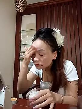 Snapshot of ___Dorry02___ chatting on 11-11-25, 05:18 Dorry02 online show from 11-11-25, 05:18