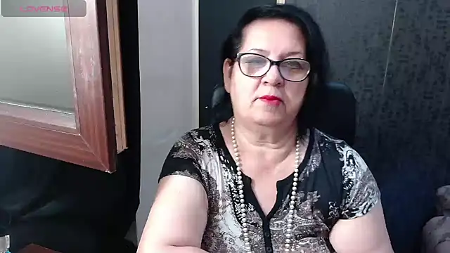 Snapshot of MissSanjanne chatting on 06-16-26, 11:18 MissSanjanne online show from 06-16-26, 11:18