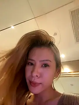 Snapshot of miumiu-66 chatting on 09-23-25, 03:37 miumiu-66 online show from 09-23-25, 03:37