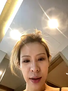 Snapshot of miumiu-66 chatting on 10-20-25, 03:01 miumiu-66 online show from 10-20-25, 03:01