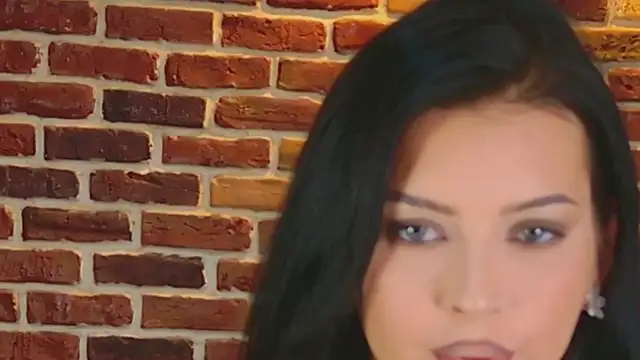 Snapshot of MeganSin_ chatting on 12-16-25, 06:07 MeganSin online show from 12-16-25, 06:07