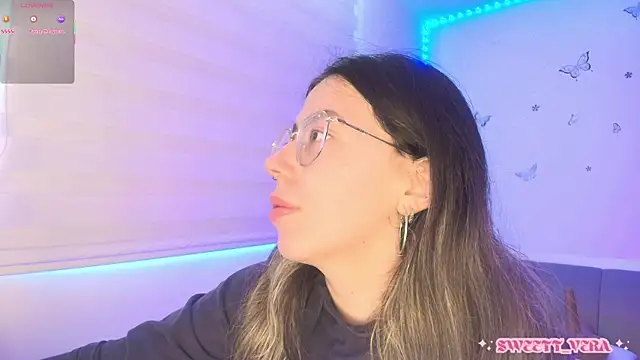 Snapshot of sweettvera chatting on 06-11-26, 12:36 sweettvera online show from 06-11-26, 12:36