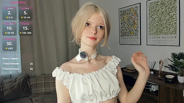 Snapshot of LaureMestler chatting on 11-28-25, 08:06 LaureMestler online show from 11-28-25, 08:06