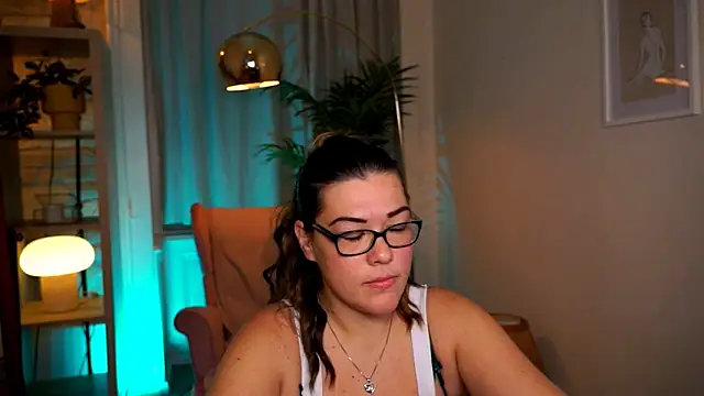 Snapshot of mrs_fllowerr chatting on 12-17-25, 05:41 mrs fllowerr online show from 12-17-25, 05:41