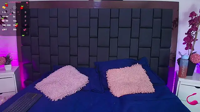 Krystal Heartss online show from 10-04-25, 05:33