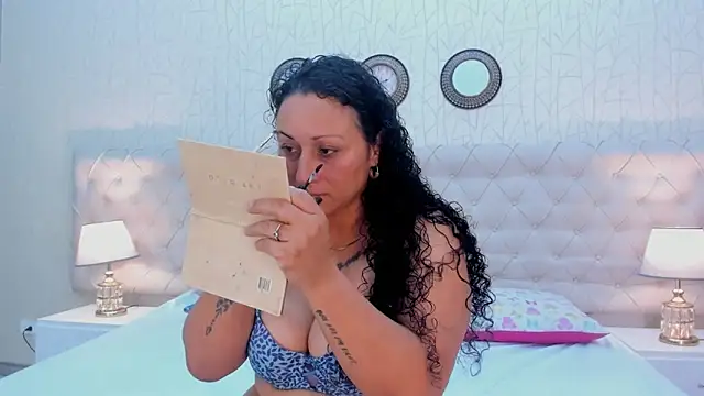 VaniaRose online show from 11-11-25, 01:22