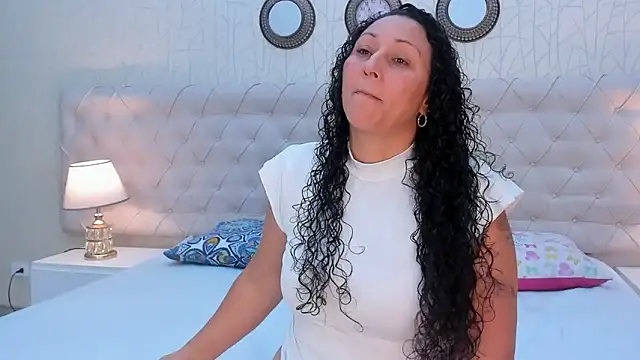 VaniaRose online show from 11-22-25, 01:10