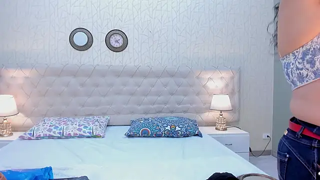 VaniaRose online show from 11-26-25, 01:45