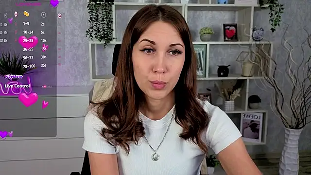 Snapshot of DreamVelour chatting on 10-24-25, 09:44 DreamVelour online show from 10-24-25, 09:44