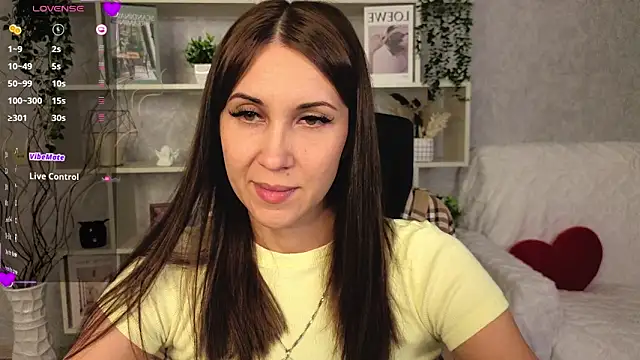 Snapshot of DreamVelour chatting on 12-03-25, 06:17 DreamVelour online show from 12-03-25, 06:17