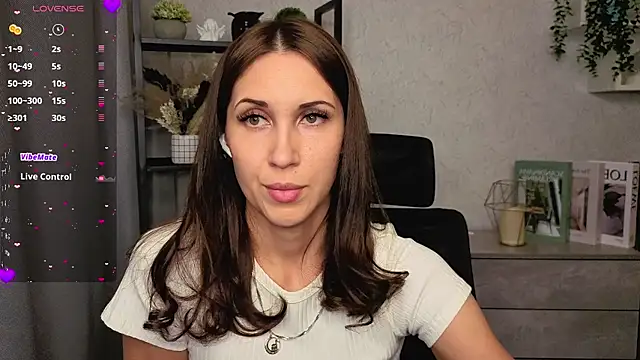 Snapshot of DreamVelour chatting on 12-14-25, 06:01 DreamVelour online show from 12-14-25, 06:01