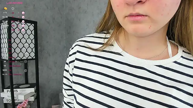 Snapshot of ElenoreReth chatting on 11-25-25, 01:38 ElenoreReth online show from 11-25-25, 01:38