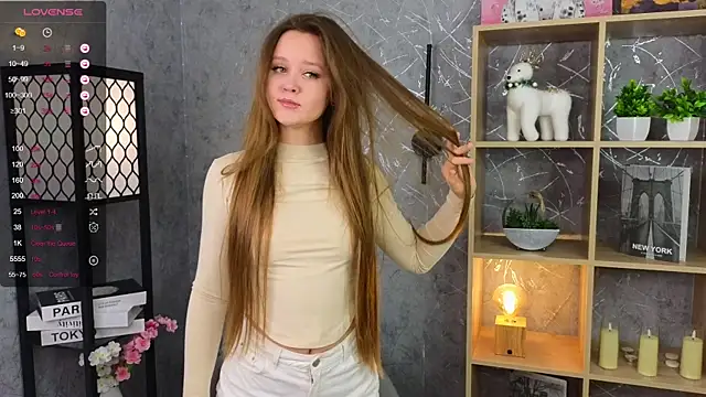 Snapshot of ElenoreReth chatting on 12-18-25, 02:39 ElenoreReth online show from 12-18-25, 02:39