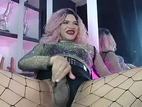 Sophia hott01 online show from 12-15-25, 12:20