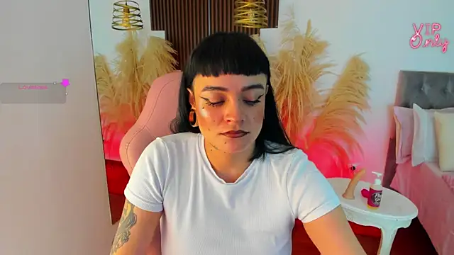 Antonela vargas online show from 07-21-26, 12:18
