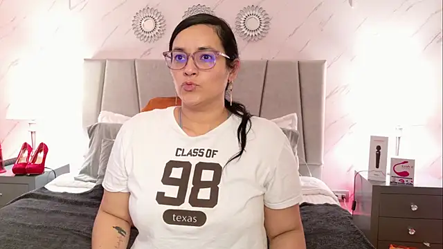 Michell Monet online show from 04-23-26, 05:15