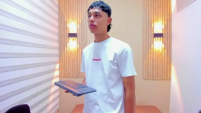 Frayhot777 online show from 02-10-26, 07:29