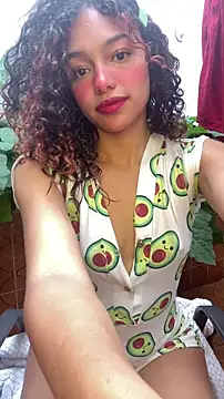 PrettyLia online show from 10-22-25, 04:51