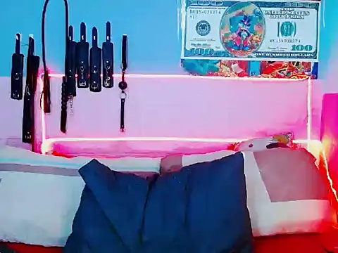 Snapshot of mylygrey chatting on 12-14-25, 07:51 mylygrey online show from 12-14-25, 07:51