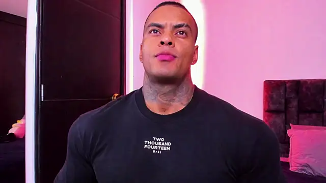 Snapshot of binmontana_ chatting on 11-25-25, 08:20 binmontana online show from 11-25-25, 08:20