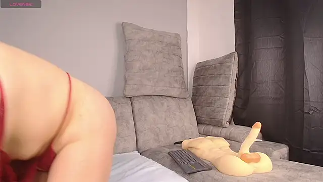 Snapshot of Isisharrison chatting on 10-31-25, 10:22 Isisharrison online show from 10-31-25, 10:22