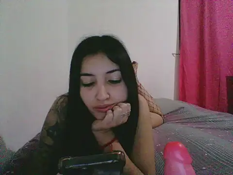 KarenG2025 online show from 10-30-25, 03:52