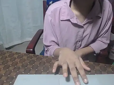 Snapshot of henakhan32 chatting on 10-07-25, 03:14 henakhan32 online show from 10-07-25, 03:14