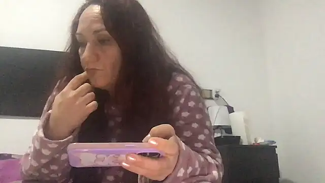 paula19800 online show from 12-04-25, 12:03