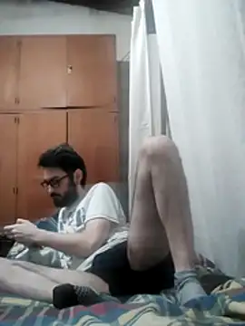 Snapshot of Fefede97_ chatting on 12-01-25, 01:38 Fefede97 online show from 12-01-25, 01:38