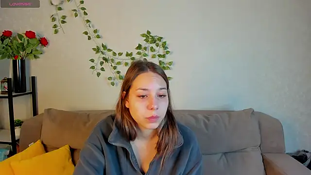 Al1ice Moures online show from 11-28-25, 01:08