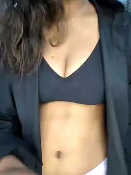 Snapshot of Nisha_queen675 chatting on 09-30-25, 07:24 Nisha queen675 online show from 09-30-25, 07:24