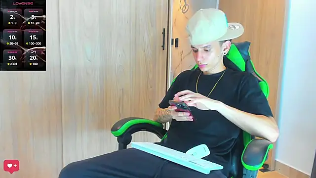 Skinny batman online show from 11-08-25, 04:01