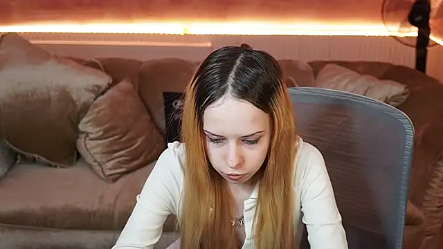 Luchi Sun online show from 11-21-25, 11:20