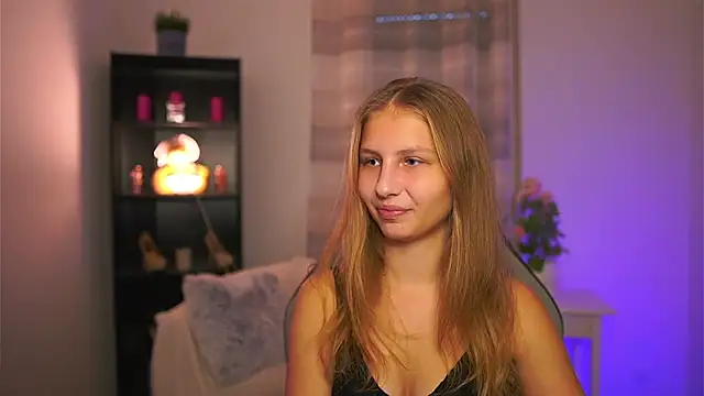 Snapshot of emmie_murray chatting on 11-29-25, 02:20 emmie murray online show from 11-29-25, 02:20