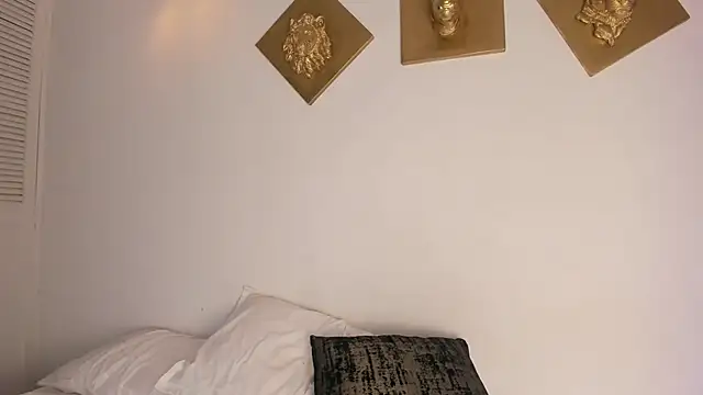 CharlottePetitte online show from 12-02-25, 08:04