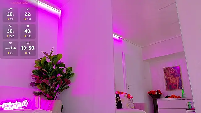 TiaBelle online show from 11-18-25, 06:23