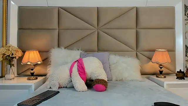 MayaDeLuca online show from 12-13-25, 08:36