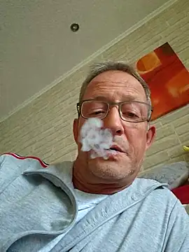 TommyTom76 online show from 10-05-25, 02:04