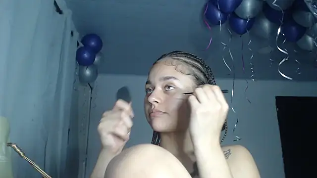 Snapshot of LittleCheerry69 chatting on 11-25-25, 03:34 LittleCheerry69 online show from 11-25-25, 03:34