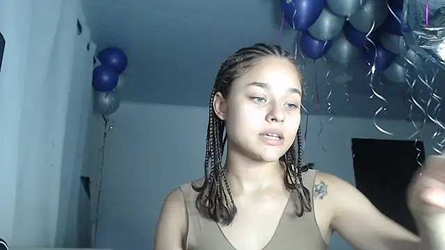 Snapshot of LittleCheerry69 chatting on 11-26-25, 03:35 LittleCheerry69 online show from 11-26-25, 03:35