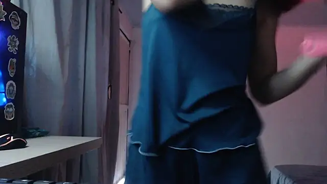 Snapshot of LittleCheerry69 chatting on 12-15-25, 07:29 LittleCheerry69 online show from 12-15-25, 07:29