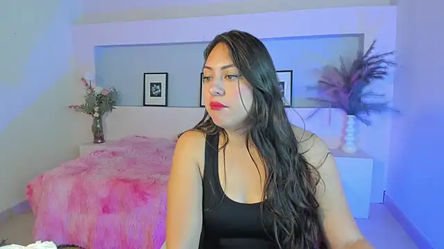 Snapshot of ZaraRosse7 chatting on 10-13-25, 11:43 ZaraRosse7 online show from 10-13-25, 11:43